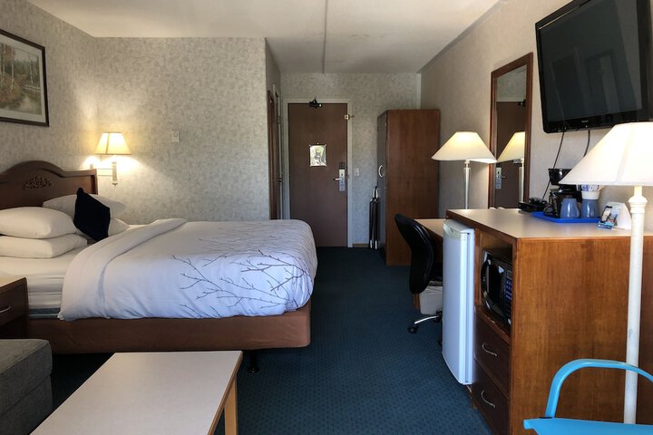 Room 14 of 63