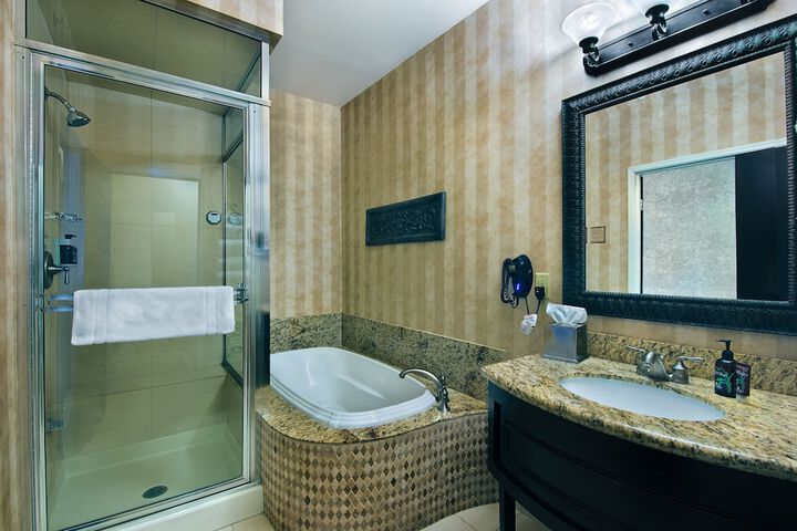 Room 12 of 33