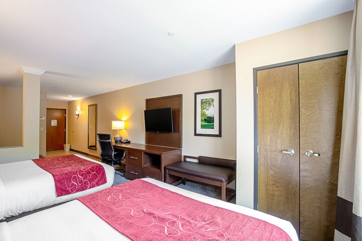 Comfort Suites Fishkill near Interstate 84