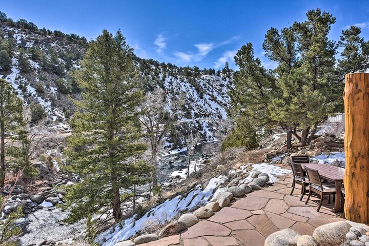 Riverfront Retreat w / Hot Tub: Fish & Hike!