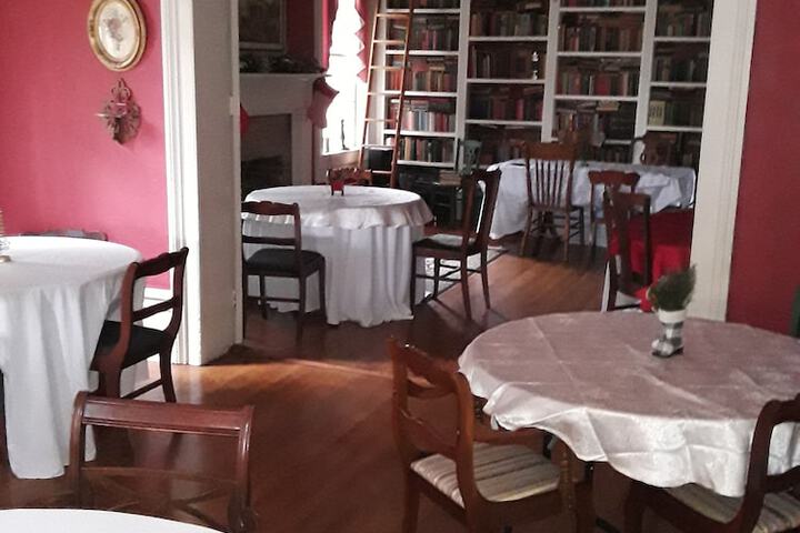 Dining 57 of 63