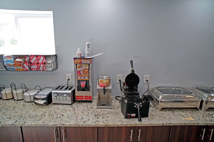 Breakfast/Coffee Service 70 of 77