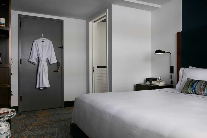 Room 28 of 54