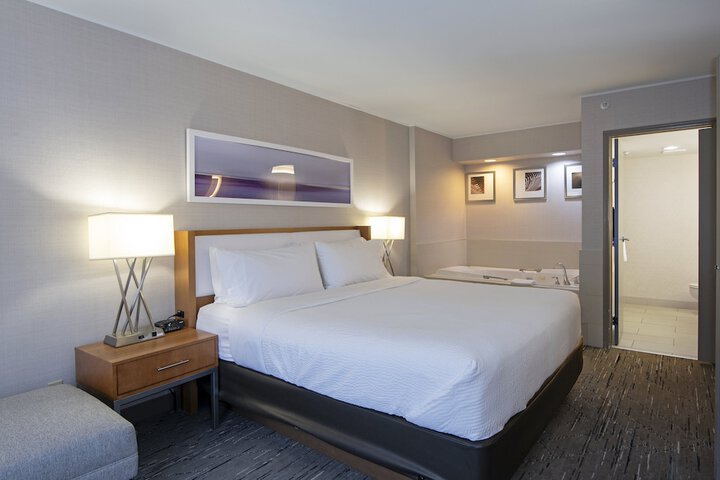 Room 33 of 53