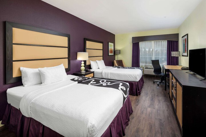 Room 16 of 38