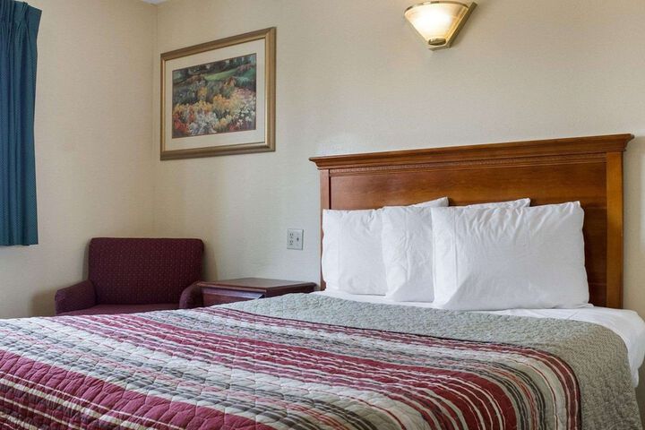 Rodeway Inn West Fargo Main Ave.