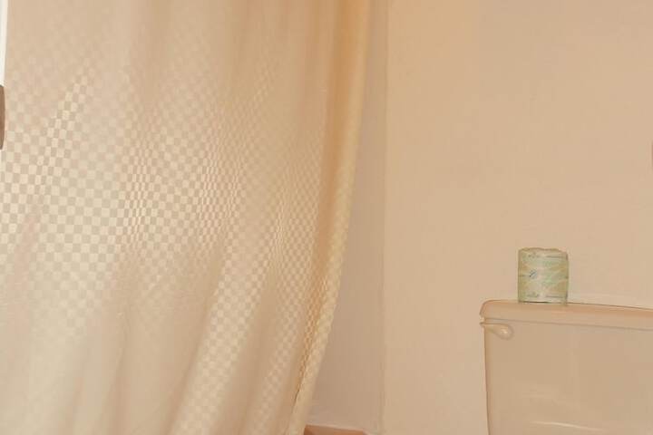 Room 32 of 38