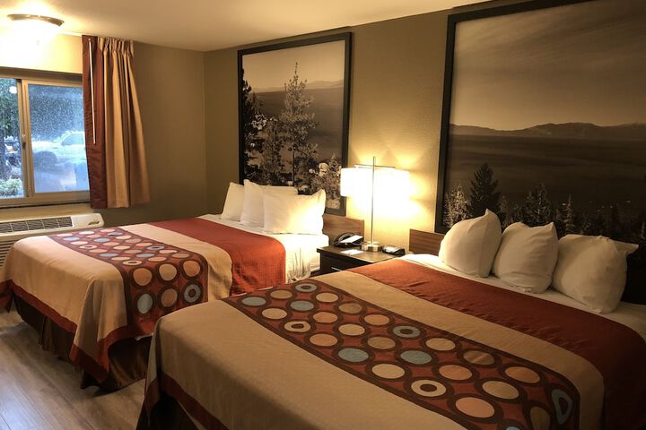 Room 15 of 19