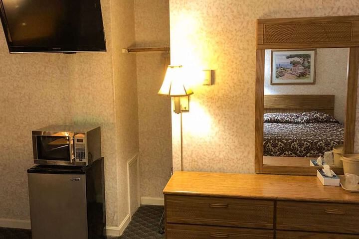 Room 18 of 29
