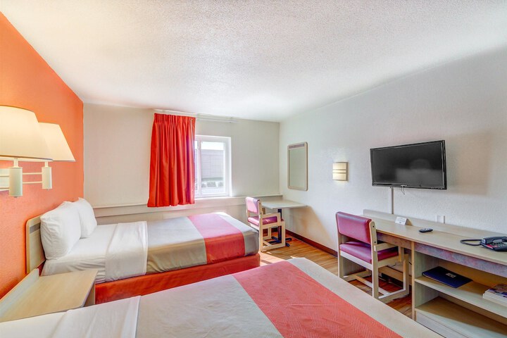 Room 25 of 29