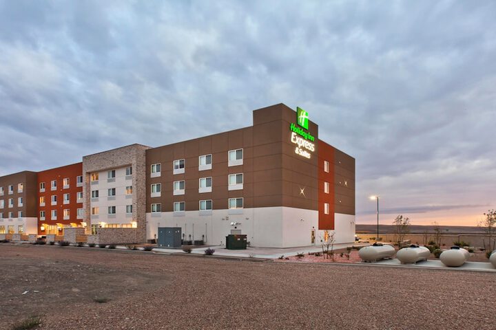 Hotel 16 of 100