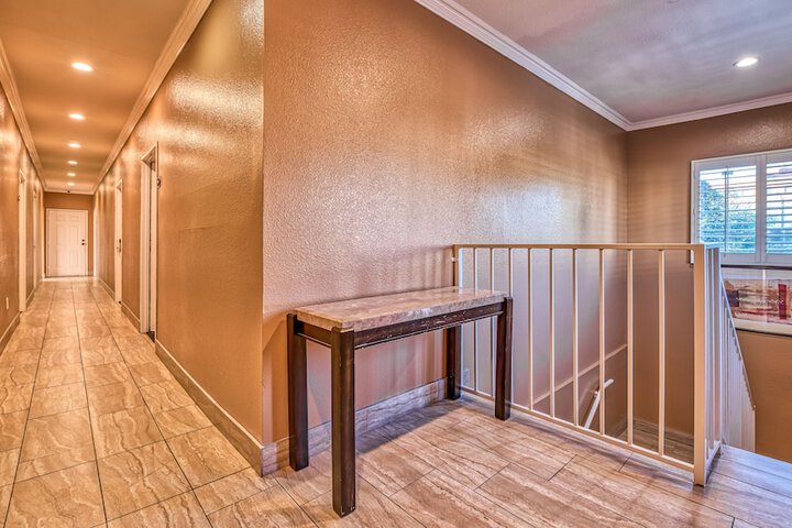 Ballroom/Hall 43 of 55