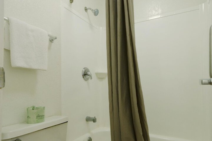 Room 26 of 29