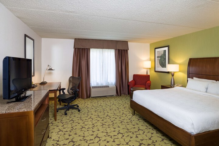 Hilton Garden Inn Edison / Raritan Center