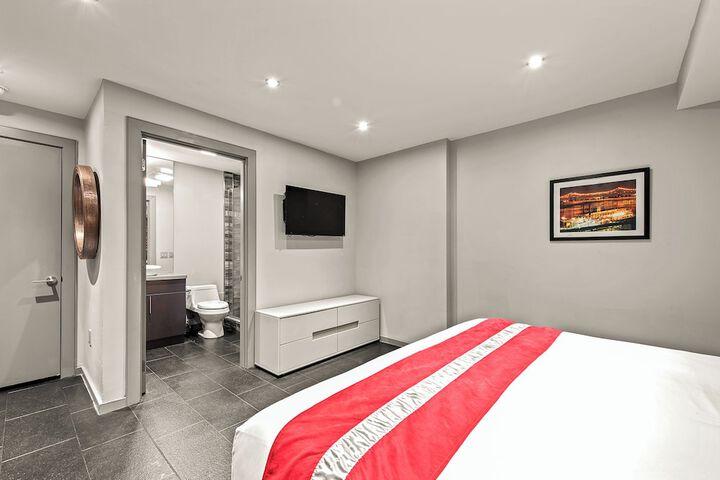Room 455 of 488