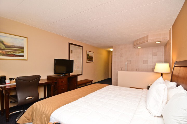 Room 13 of 32