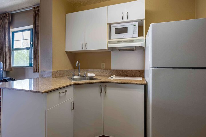 Extended Stay America Suites Edison Raritan Center