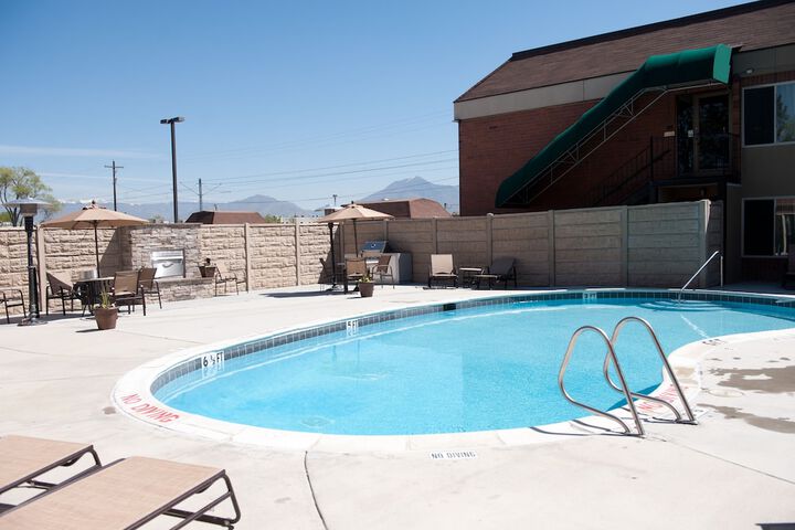 Pool 4 of 103