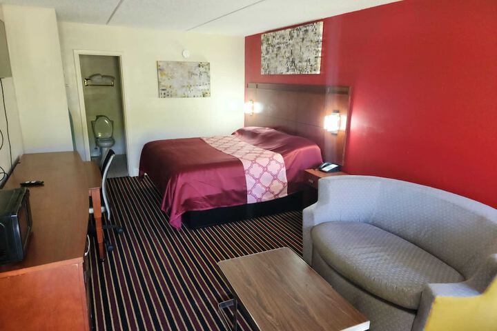 Room 11 of 22