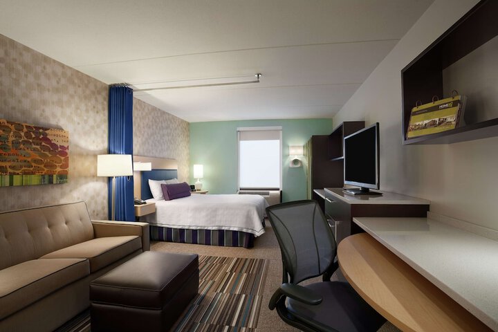 Room 18 of 28