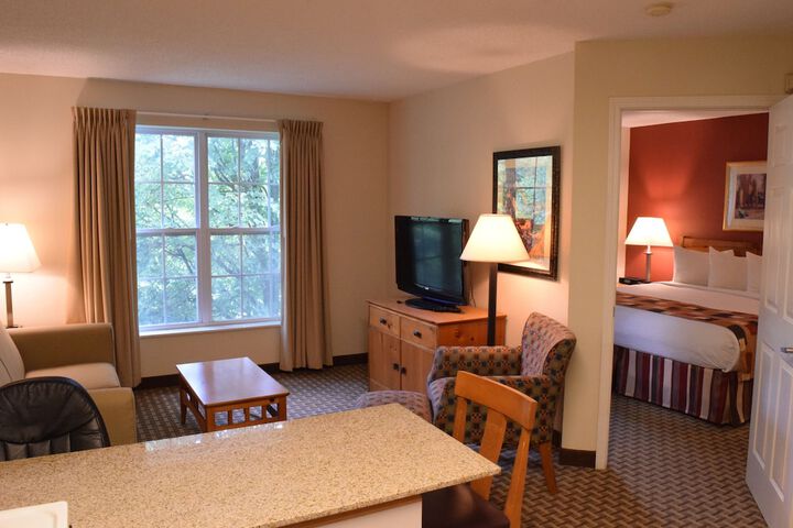 Room 21 of 37