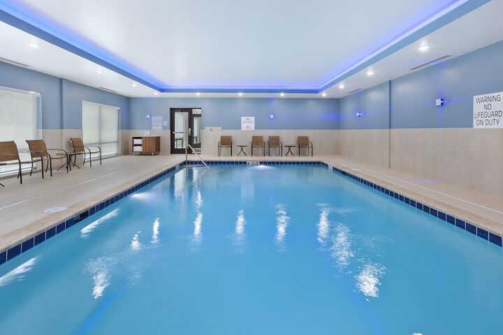 Holiday Inn Express & Suites Painesville - Concord by IHG