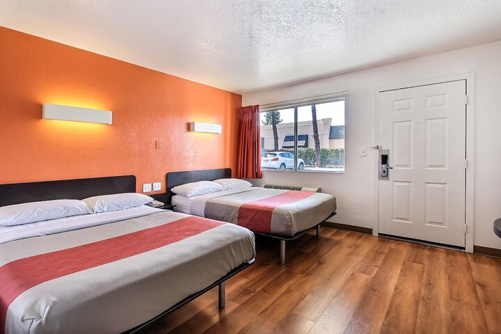 Room 31 of 37