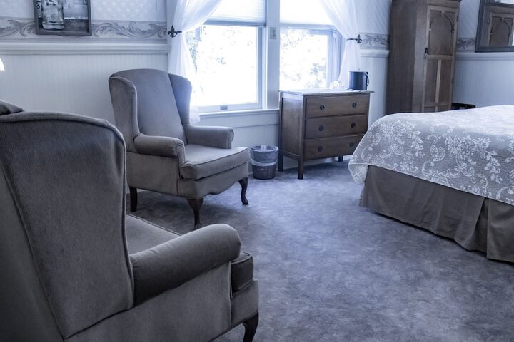 Room 8 of 38