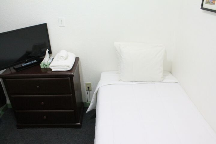 Room 20 of 34
