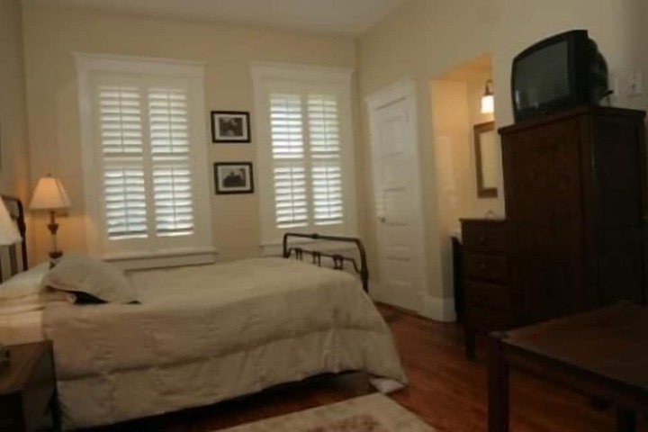 Room 12 of 44