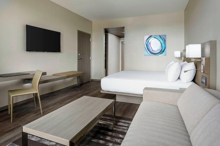 Room 13 of 45