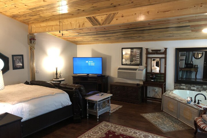 Echo Canyon Spa Resort (Adults Only)