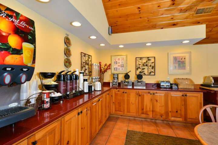 Breakfast/Coffee Service 44 of 50