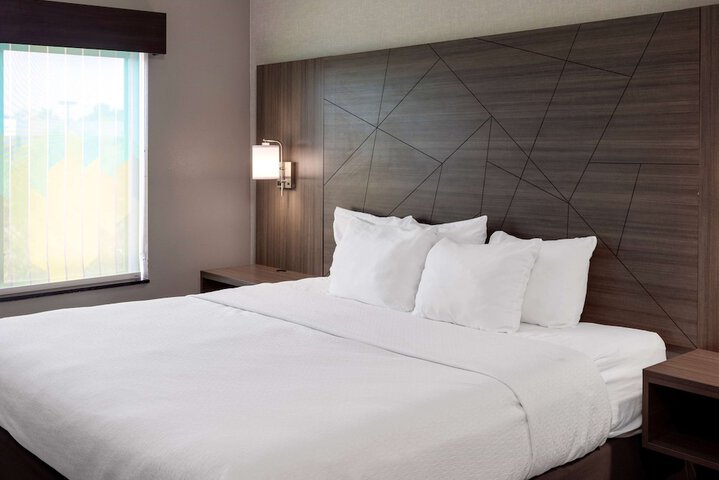 La Quinta Inn & Suites by Wyndham Edmond