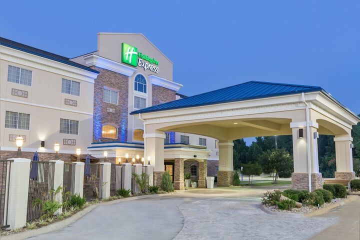 Holiday Inn Express Palestine by IHG