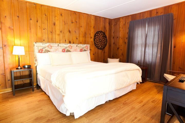 Room 25 of 28