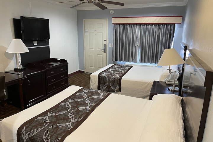Room 11 of 30
