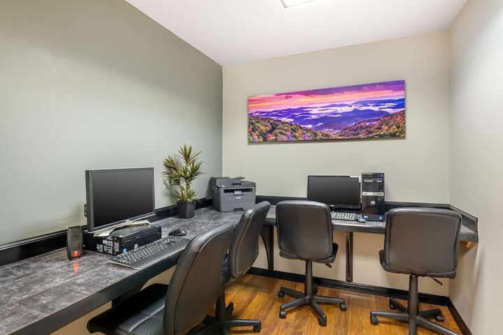 Business Center 50 of 50