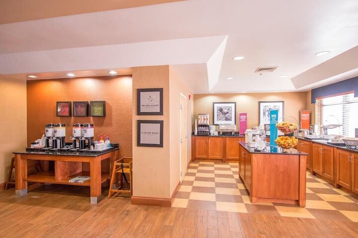 Hampton Inn Hutchinson
