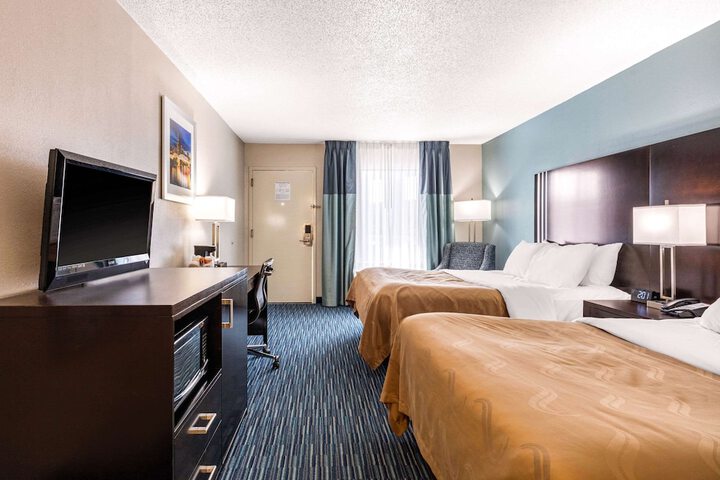 Room 14 of 37