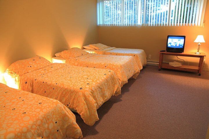 Room 70 of 211