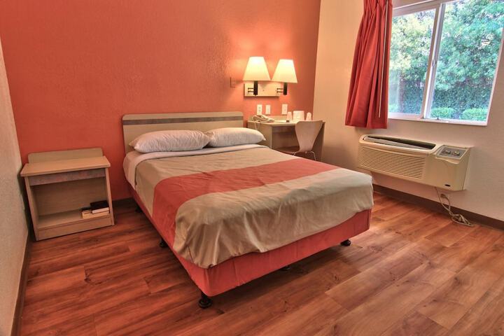 Room 22 of 31