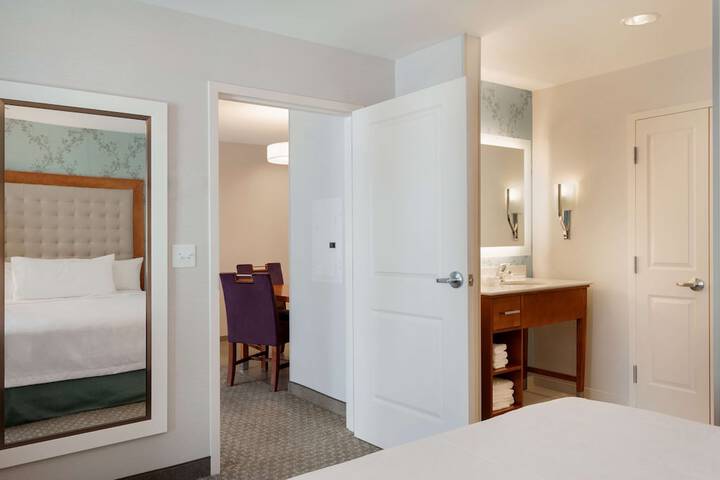 Room 13 of 26