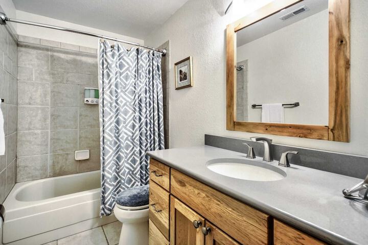 5BD Mountain Getawayhot Tub & Foosball