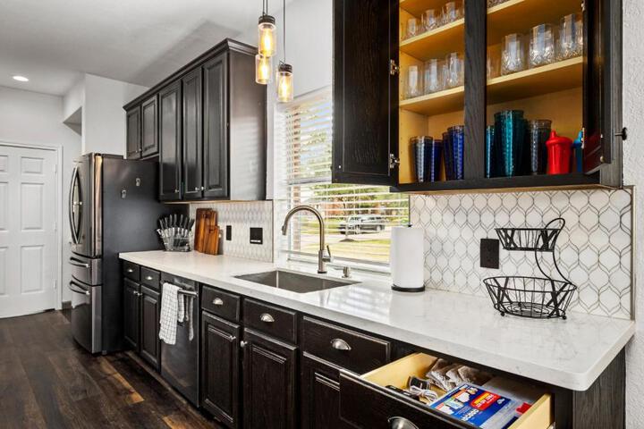 Upscale 4BR Cypress Home w Pool Hot Tub, Theater, Sleeps 20