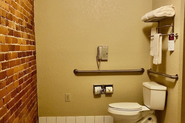 Room 10 of 42