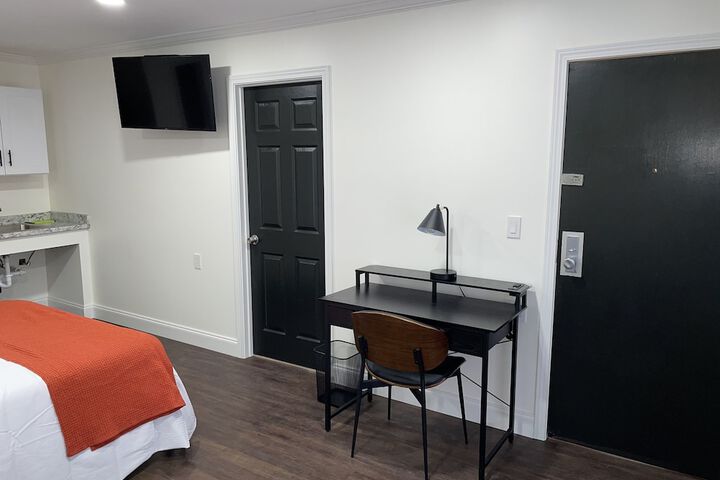 Room 95 of 103