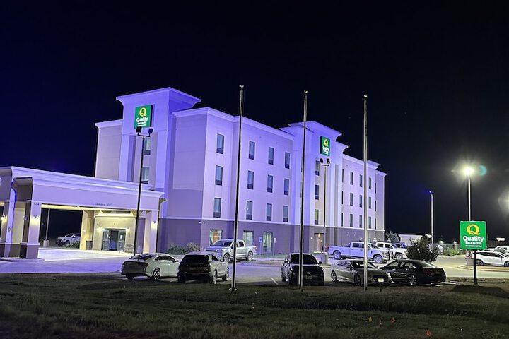 Quality Inn & Suites Pearsall