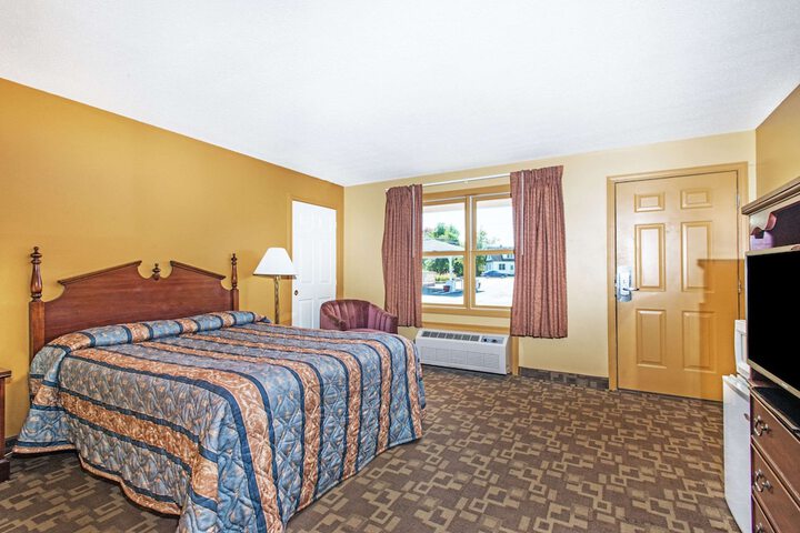 Room 15 of 18