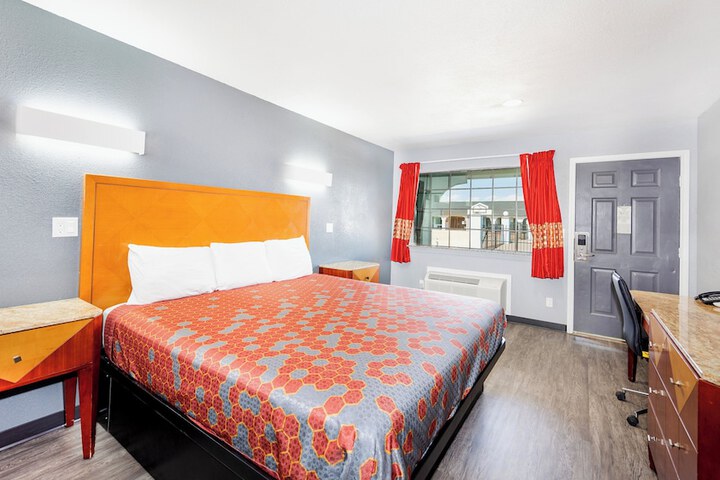 Room 28 of 29